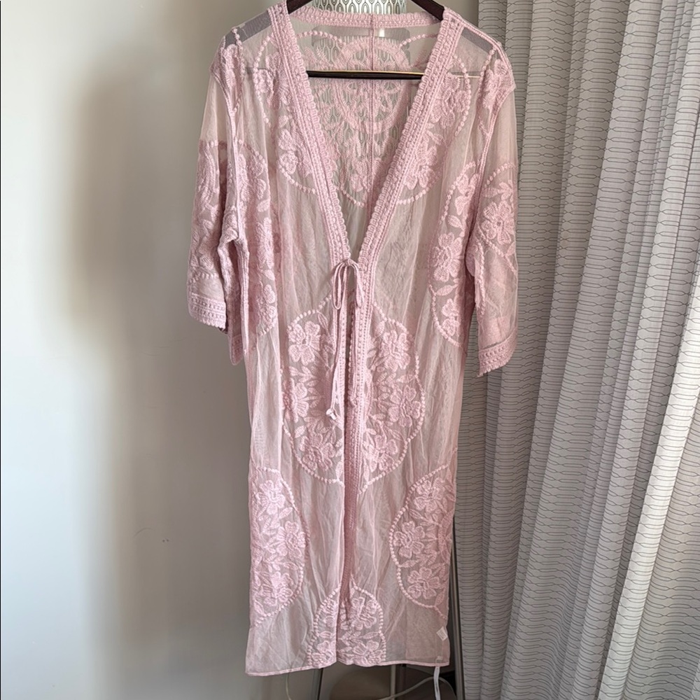 Elegant NWT Pink Lace Kimono or Robe Bohemian Style Beach coverup or Bride 2B